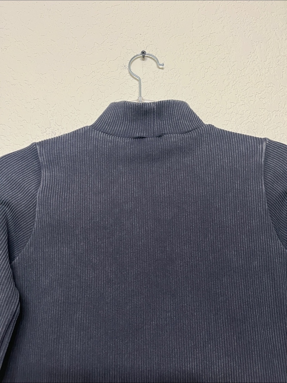 Women’s Medium Mock Neck Ribbed Long-Sleeve Top - Black - Picture 7 of 8